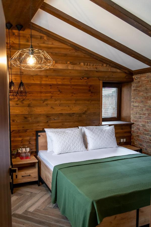Hotel Hunters House Ezerets Экстерьер фото