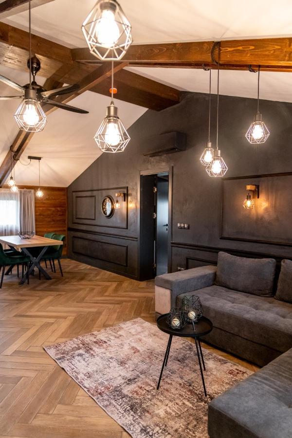 Hotel Hunters House Ezerets Экстерьер фото