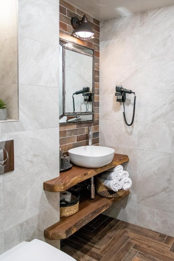 Hotel Hunters House Ezerets Экстерьер фото