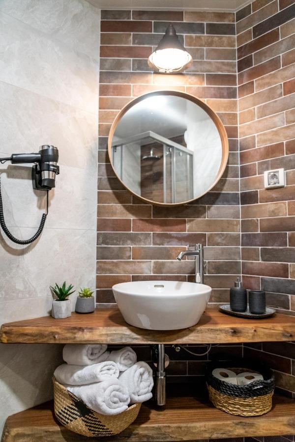 Hotel Hunters House Ezerets Экстерьер фото