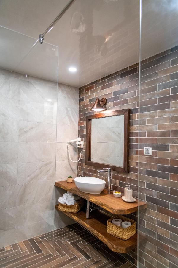 Hotel Hunters House Ezerets Экстерьер фото
